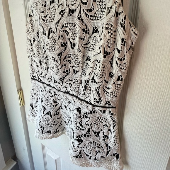 Maeve Lace Tank - Picture 4 of 5